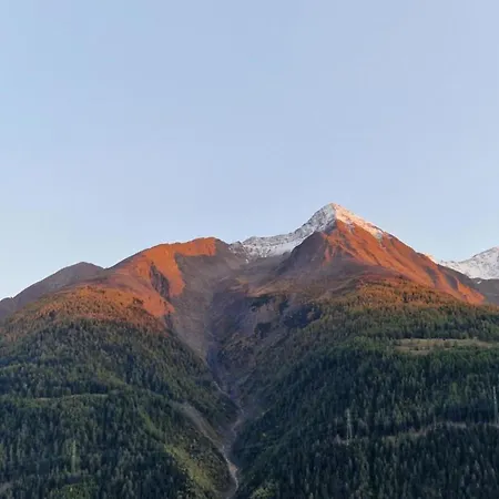 Chalet Charming Near Trails