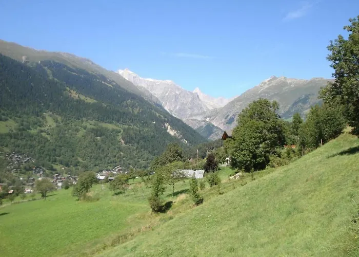 Chalet Charming Near Trails *