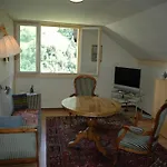 Charming Chalet Near Trails Chalet Morel