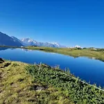 Charming Chalet Near Trails Morel